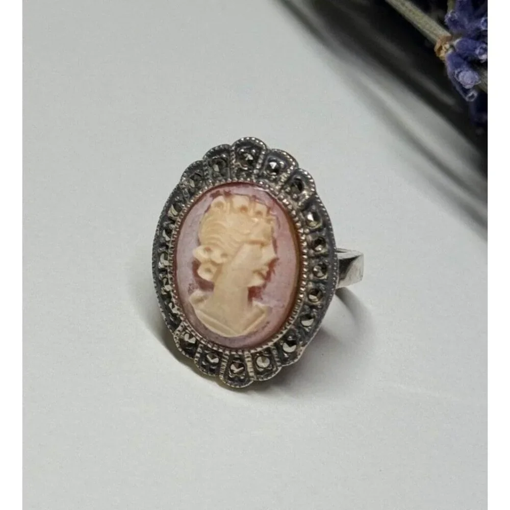 Vintage Cameo 925 Sterling silver ring size 5